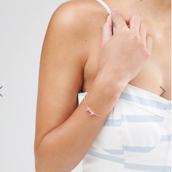 Ted Baker WHITE Edene Enamel Bow Ultra Fine Cuff - Picture 2 of 3